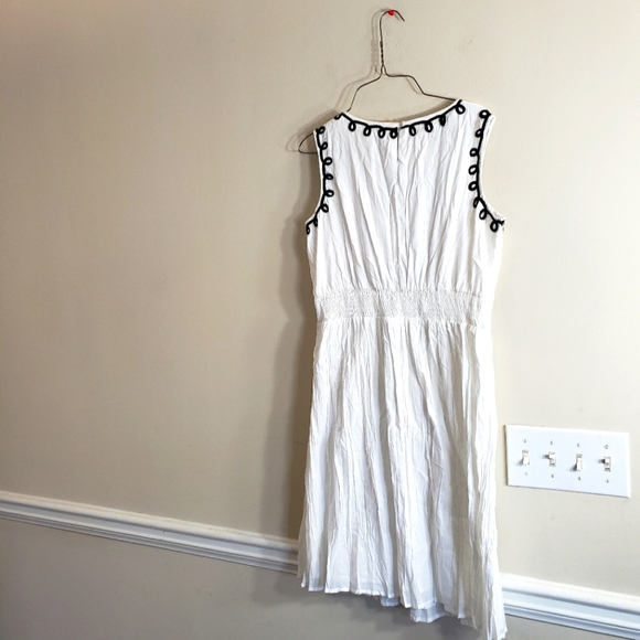 Studio West Apparel - Picture 6 of 16